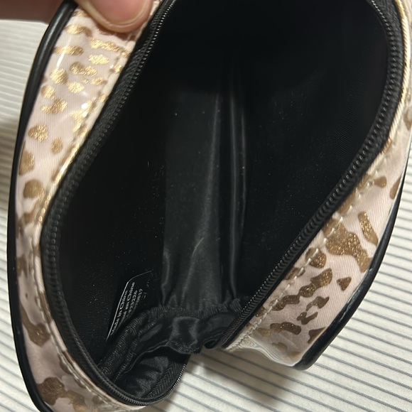 Victoria Secret coin purse - Picture 4 of 5